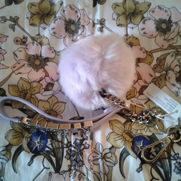 Fun Accessories - Picture 2 of 3